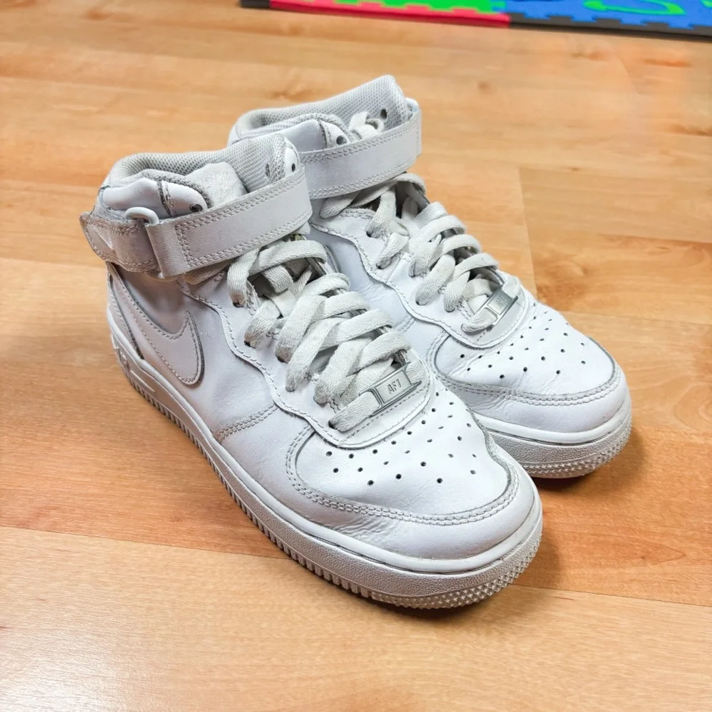 Nike White Air Force 1 Mid Hook & Loop Closure Lace Up Sneakers Kids 4.5